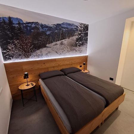 Il Nido Del Peller Apartment Cles Bagian luar foto