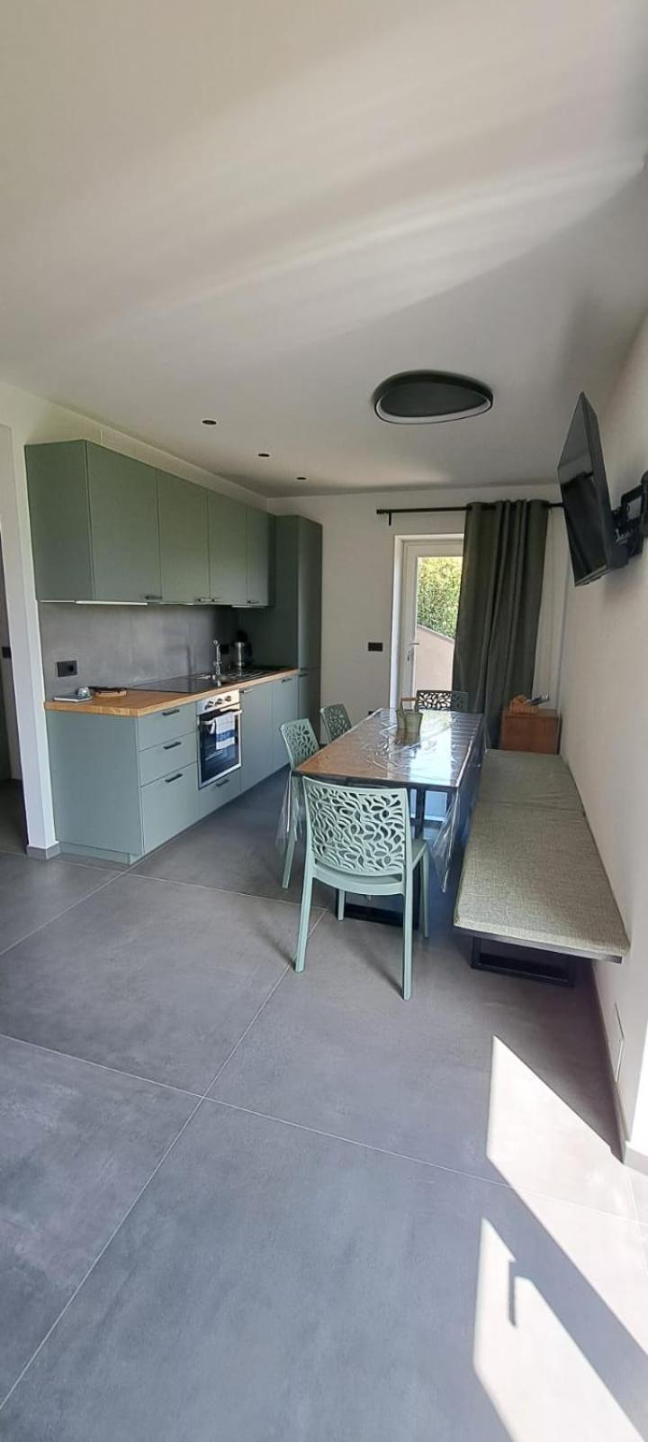 Il Nido Del Peller Apartment Cles Bagian luar foto