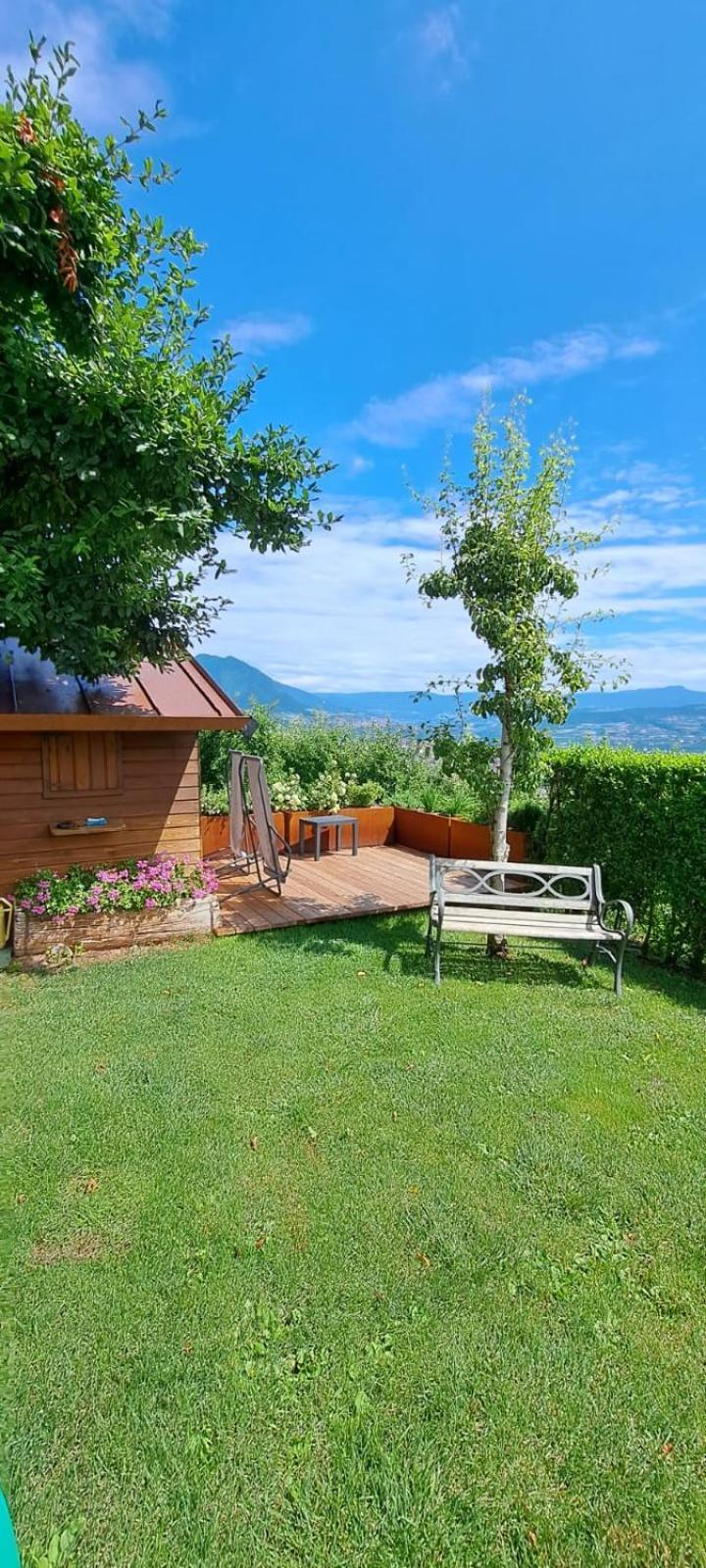 Il Nido Del Peller Apartment Cles Bagian luar foto